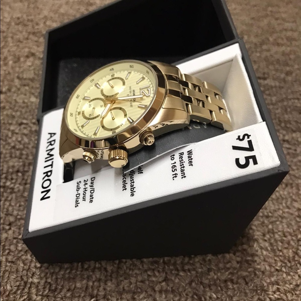 NWT Armitron Men's Gold-Tone Bracelet Watch - Picture 4 of 4
